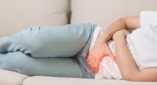 Vrouw heeft pijn en de diagnose endometriose
